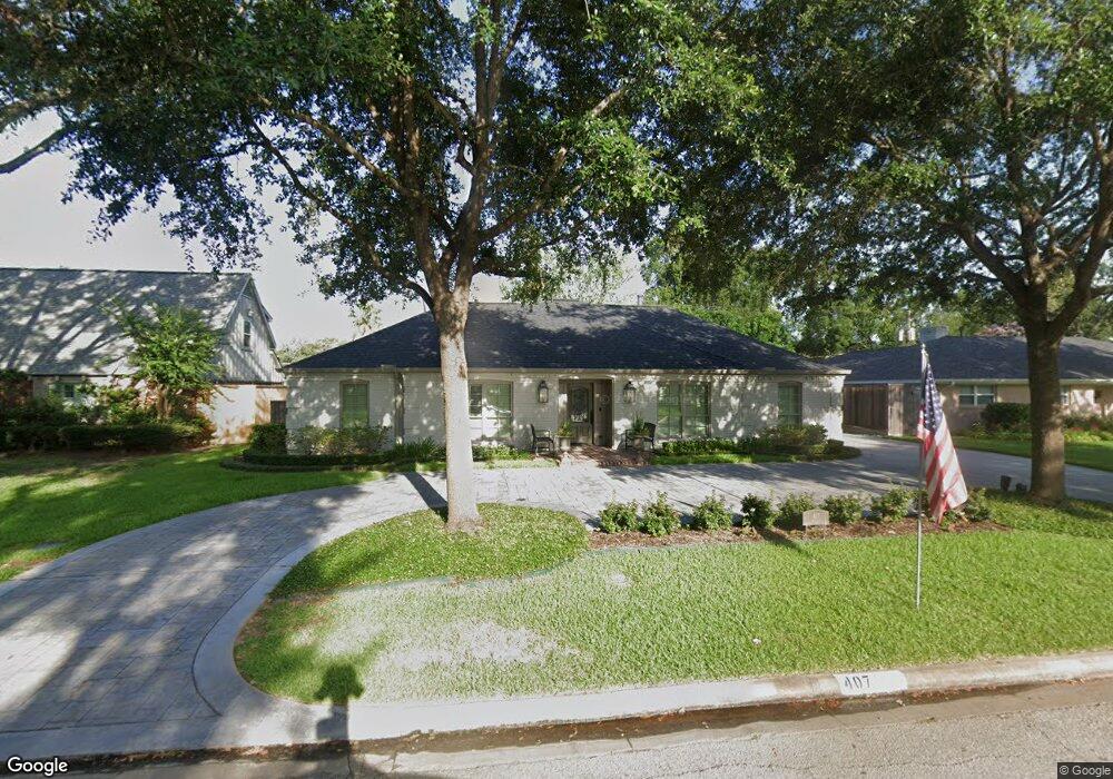 407 Wycliffe Dr, Houston, TX 77079 - photo 1