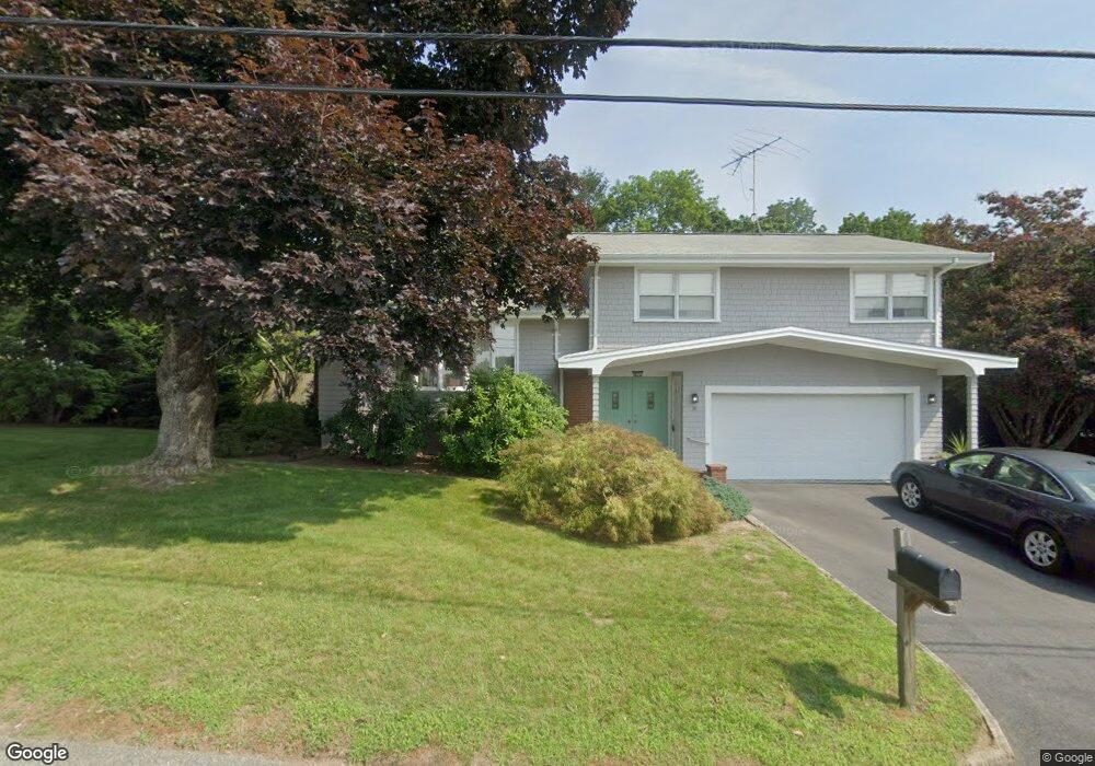 39 Maplecrest Dr, North Dartmouth, MA 02747 - photo 1