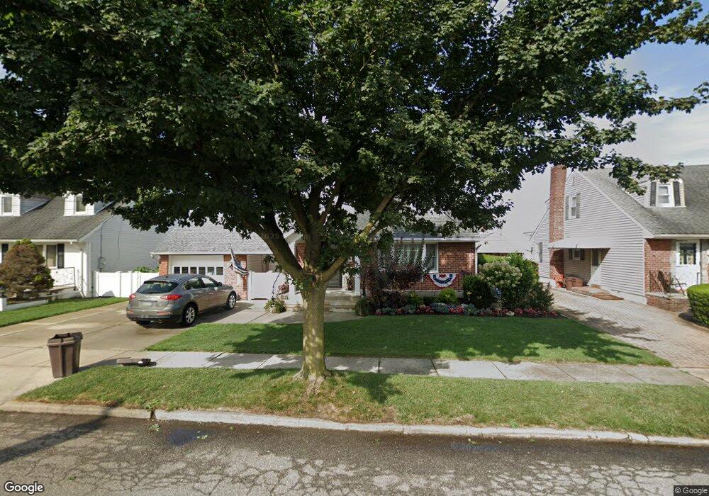 257 White Rd, Mineola, NY 11501 - photo 1