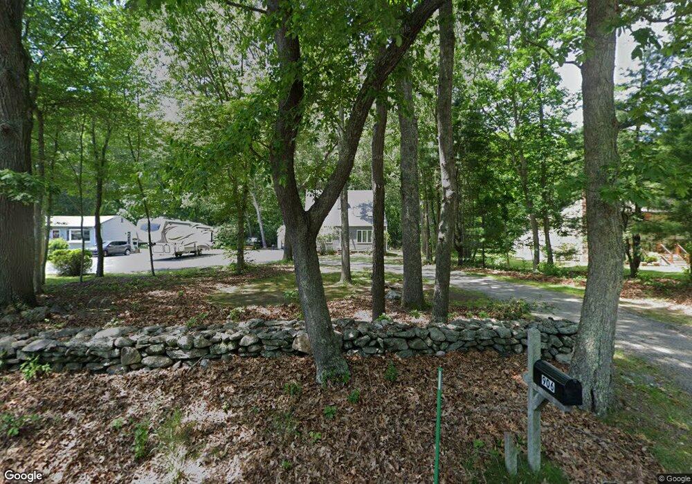 906 Middlebridge Rd, Wakefield, RI 02879 - photo 1