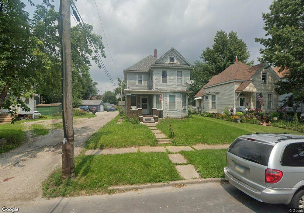 1210 W 14th St, Davenport, IA 52804 - photo 1