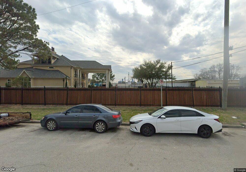 204 Joyce St, Houston, TX 77009 - photo 1