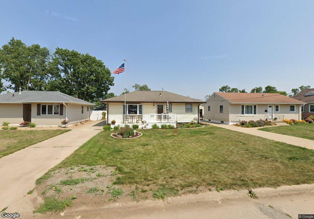 421 20th St NW, Cedar Rapids, IA 52405 - photo 1