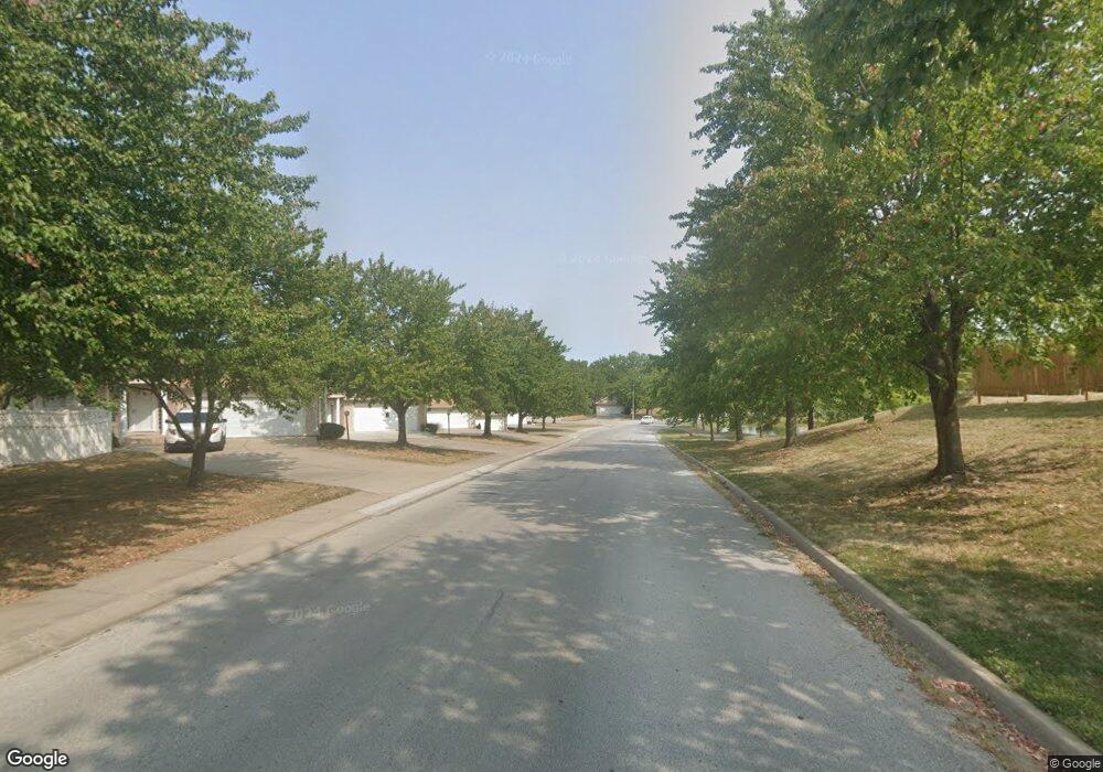 1300 NW North Ridge Dr, Blue Springs, MO 64015 - photo 1