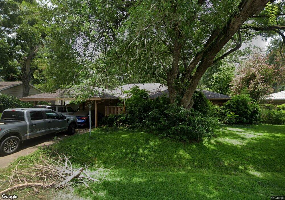 1618 Springwood Dr, Houston, TX 77055 - photo 1