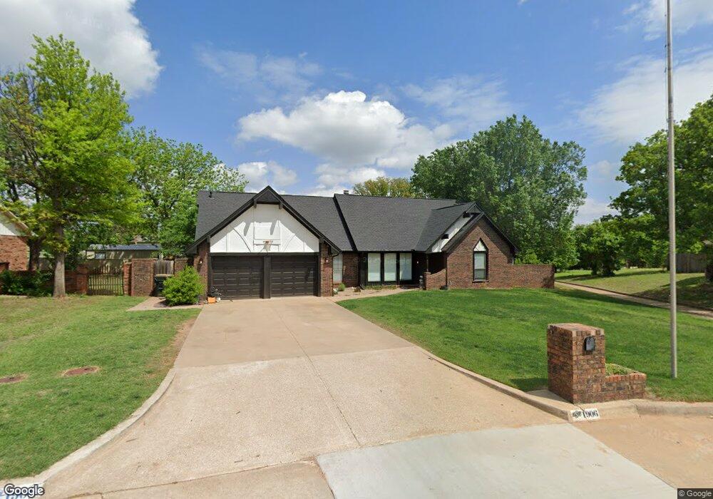 1906 Woodcrest Dr, Duncan, OK 73533 - photo 1