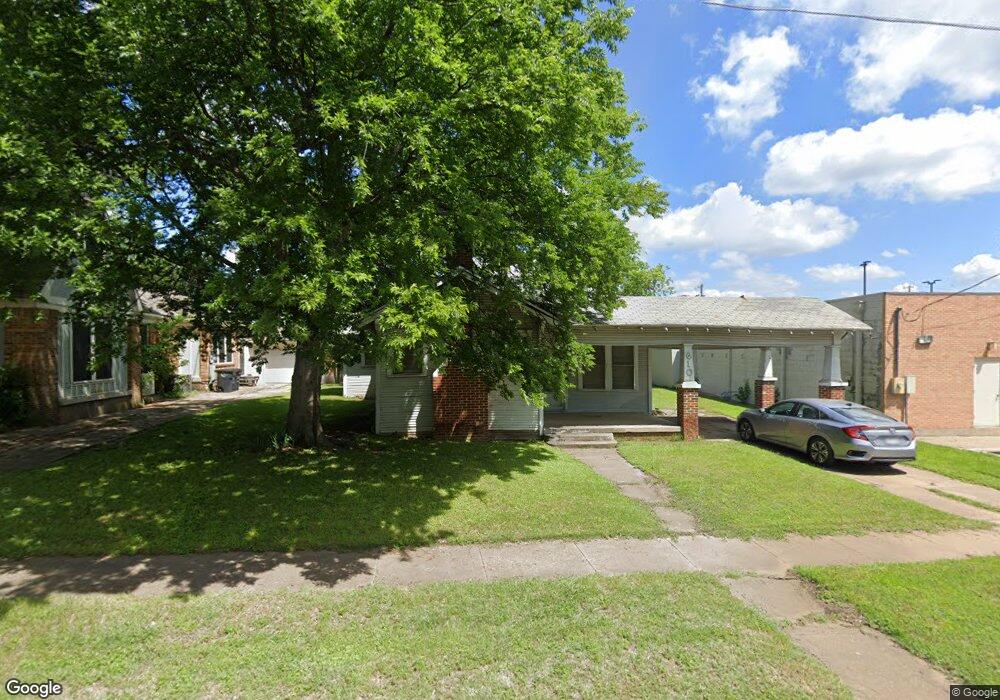 610 W Chambers St, Cleburne, TX 76033 - photo 1