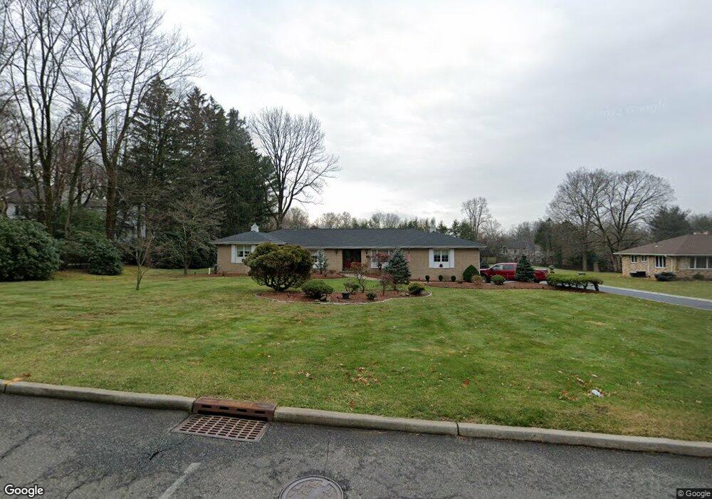 54 Weiss Rd, Upper Saddle River, NJ 07458 - photo 1