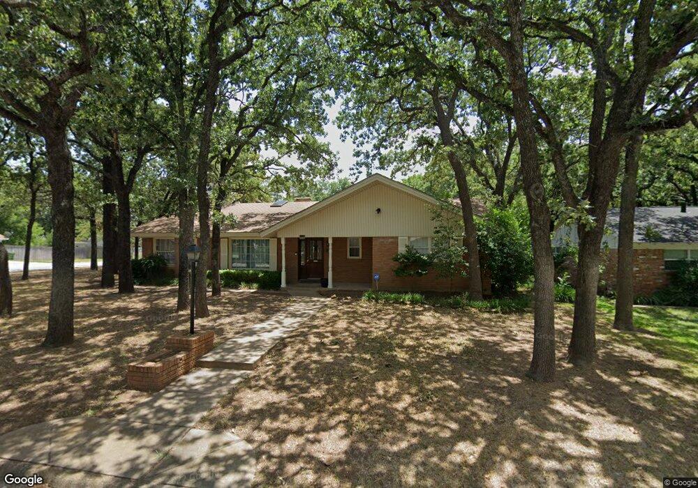 521 W Pleasantview Dr, Hurst, TX 76054 - photo 1