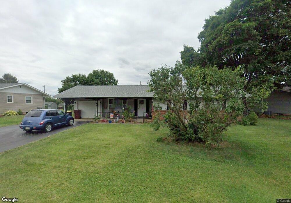 4434 Hoffman Dr, Whitehall, PA 18052 - photo 1