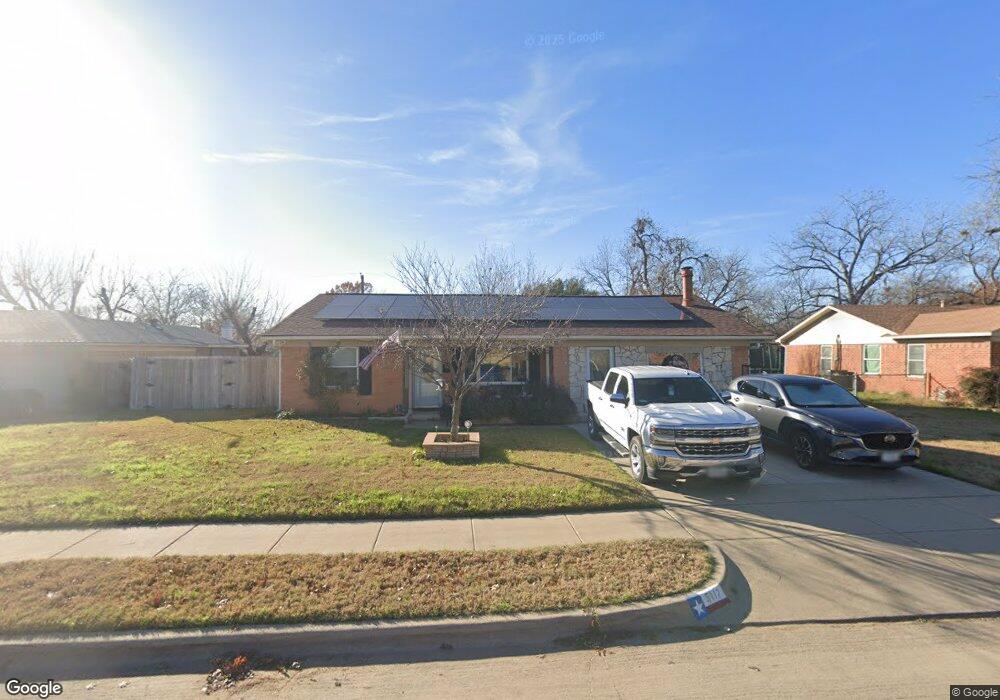 5117 Roberta Dr, North Richland Hills, TX 76180 - photo 1