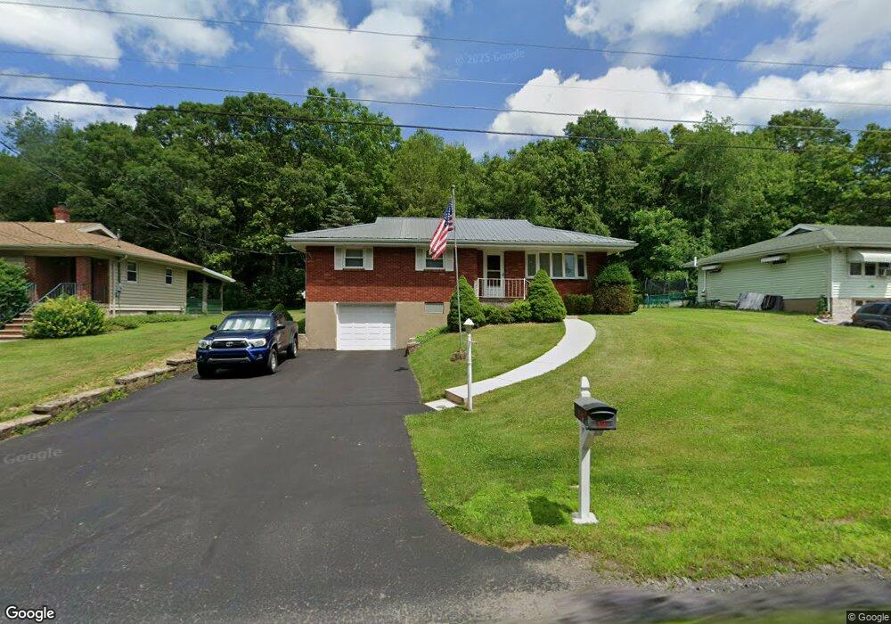 558 Woodlawn Ave, Mountain Top, PA 18707 - photo 1