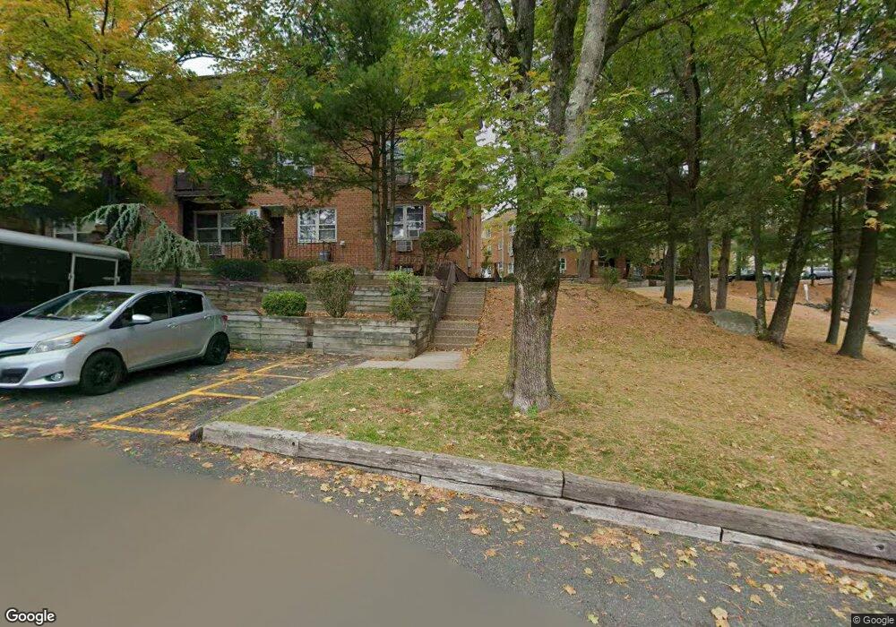 8C Kearsing Pkwy, Monsey, NY 10952 - photo 1