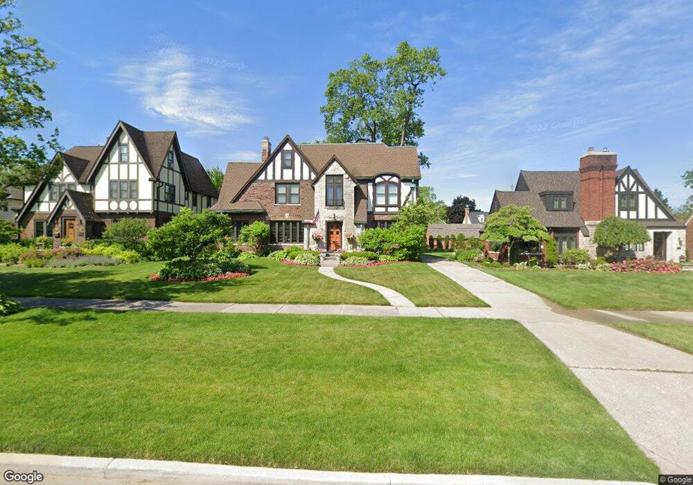 1051 Yorkshire Rd, Grosse Pointe Park, MI 48230 - photo 1