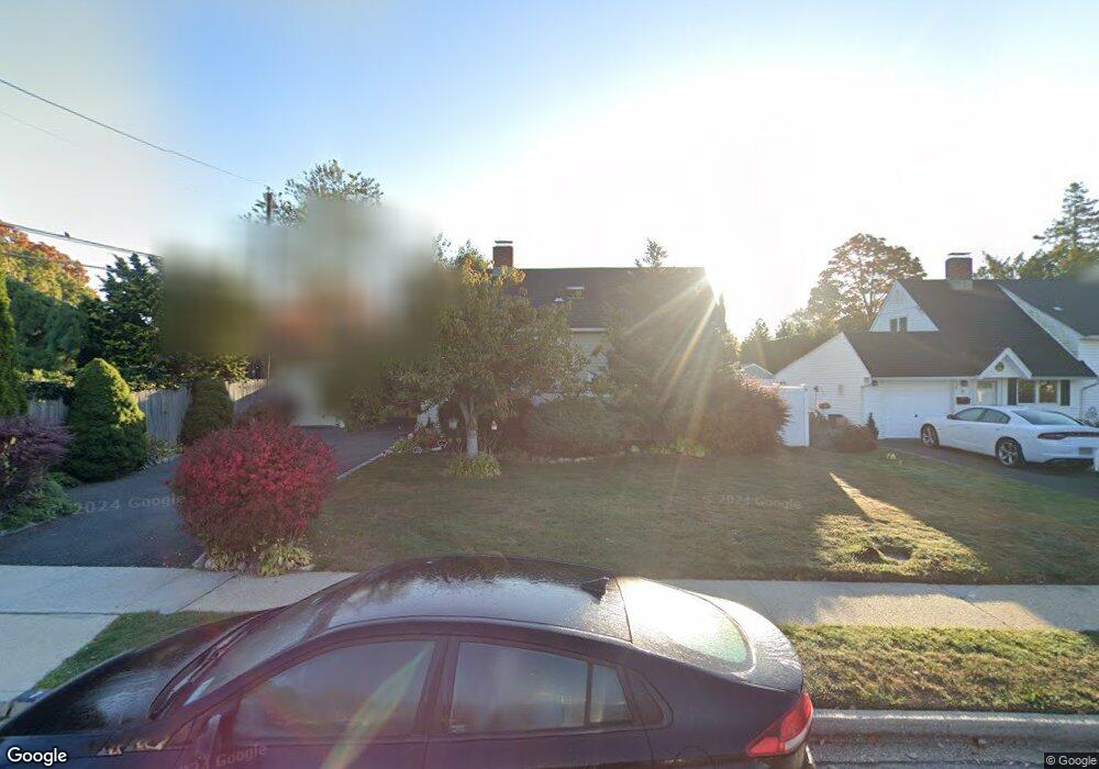 7 Raspberry Ln, Levittown, NY 11756 - photo 1