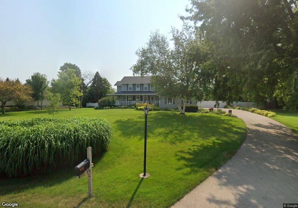 1602 9th Ave SE, Jamestown, ND 58401 - photo 1