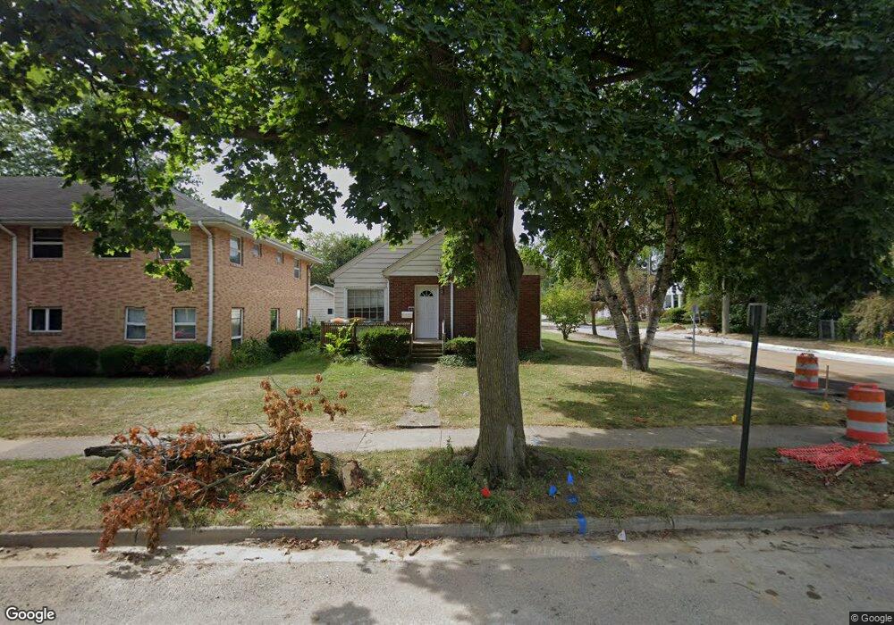 819 Sparrow Ave, Lansing, MI 48910 - photo 1