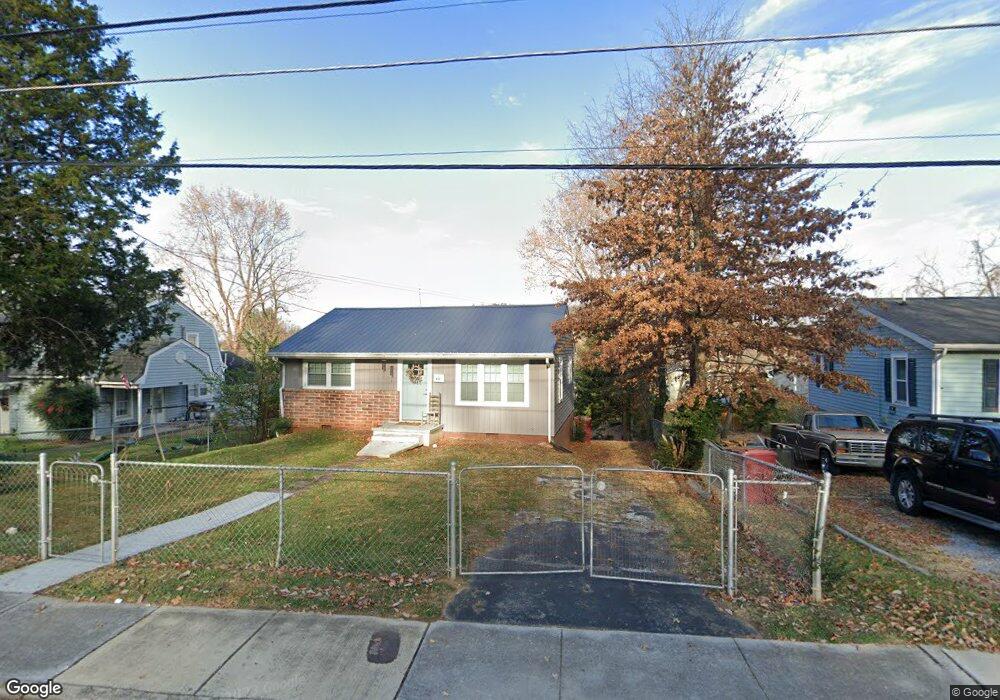 409 1/2 Orleans St, Johnson City, TN 37601 - photo 1