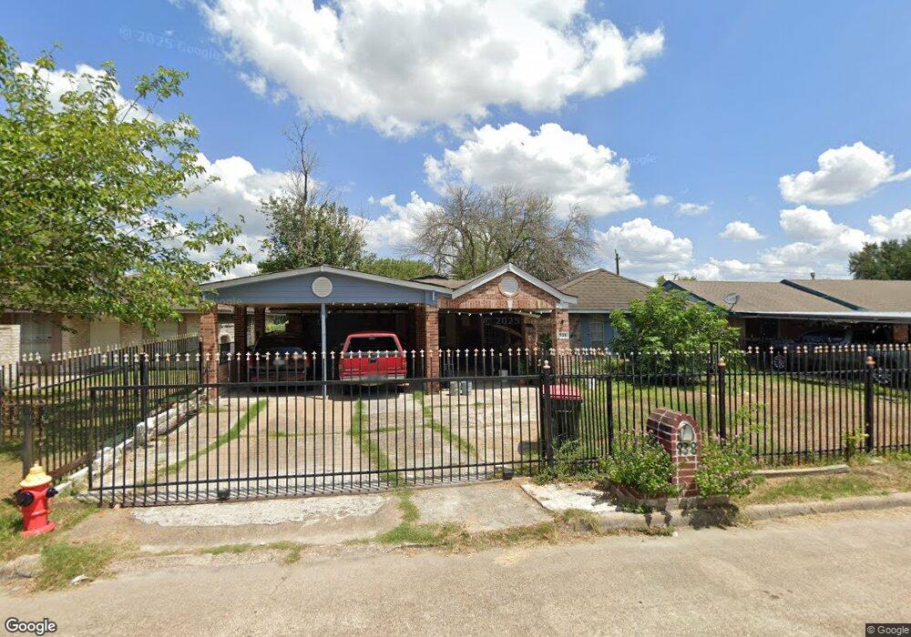 938 Pilot Point Dr, Houston, TX 77038 - photo 1