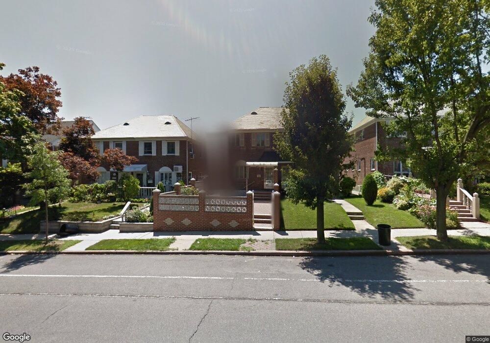 17512 73rd Ave, Fresh Meadows, NY 11366 - photo 1