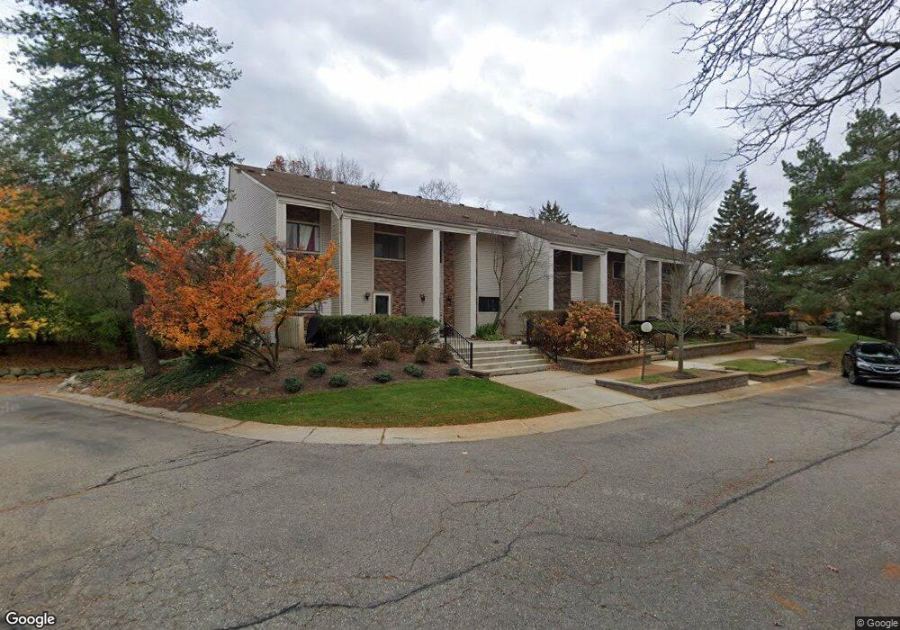 6130 Palomino Ct, West Bloomfield, MI 48322 - photo 1