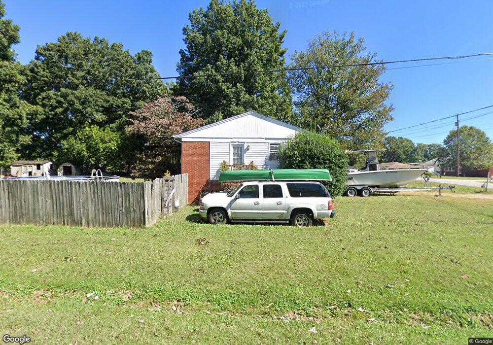 405 Janice Dr, High Point, NC 27263 - photo 1