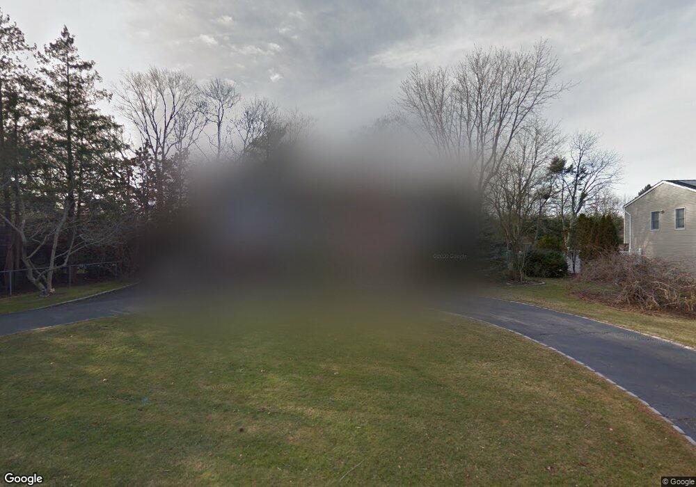 36 Peppermint Rd, ComMacK, NY 11725 - photo 1