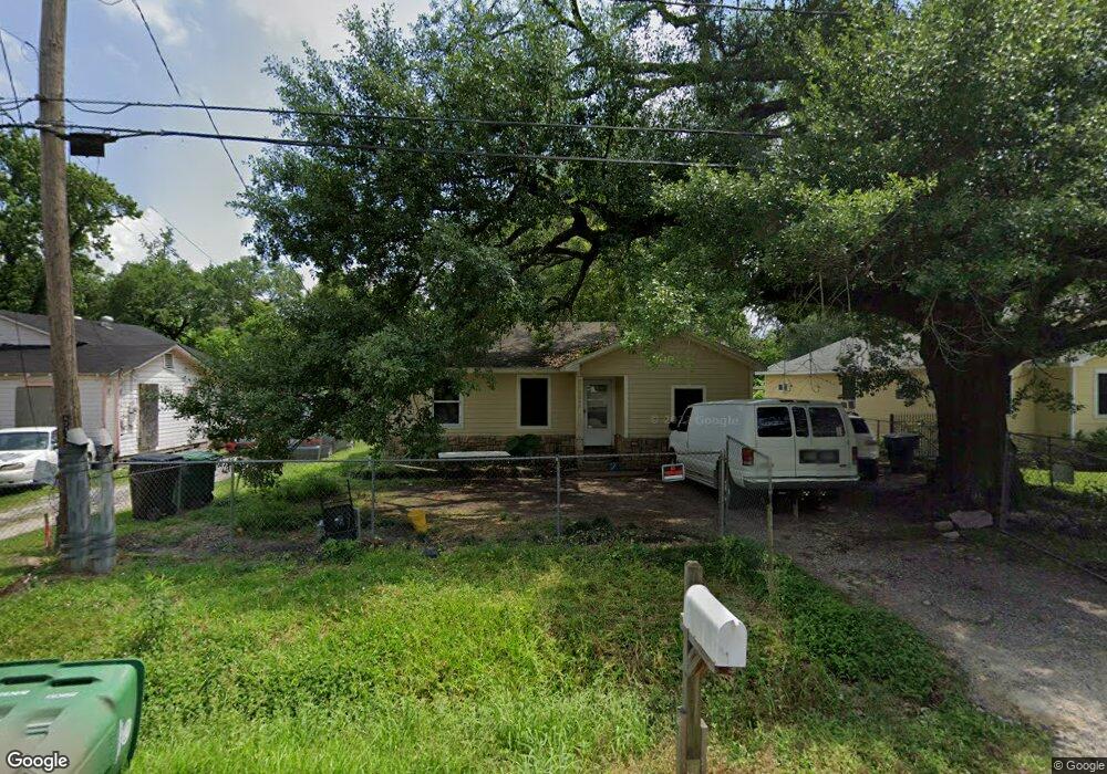 7346 Glen Manor Dr, Houston, TX 77028 - photo 1