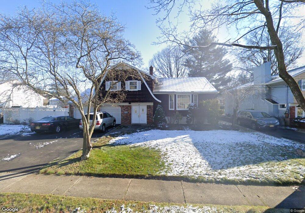 390 Elmwood Dr, Paramus, NJ 07652 - photo 1