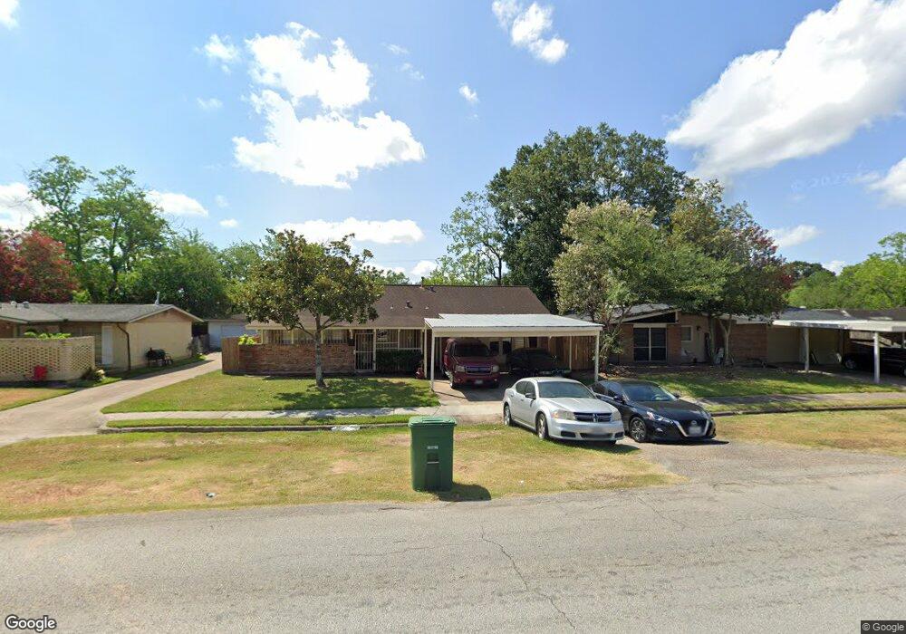 10318 Kingspoint Rd, Houston, TX 77075 - photo 1