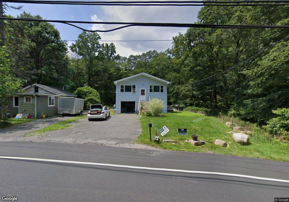 414 Maxim Dr, Andover, NJ 07821 - photo 1