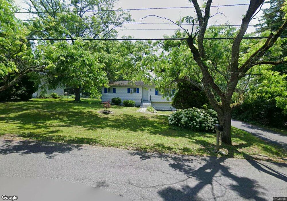 22 Windmill Rd, Poughkeepsie, NY 12601 - photo 1