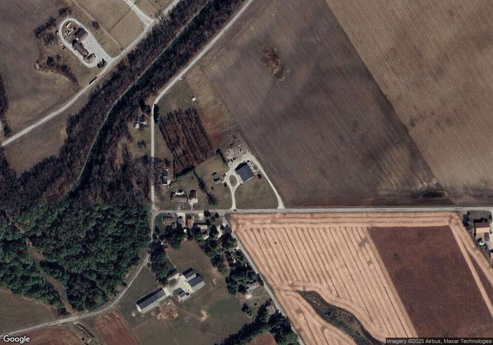 592 E 400 N, Huntington, IN 46750 - photo 1