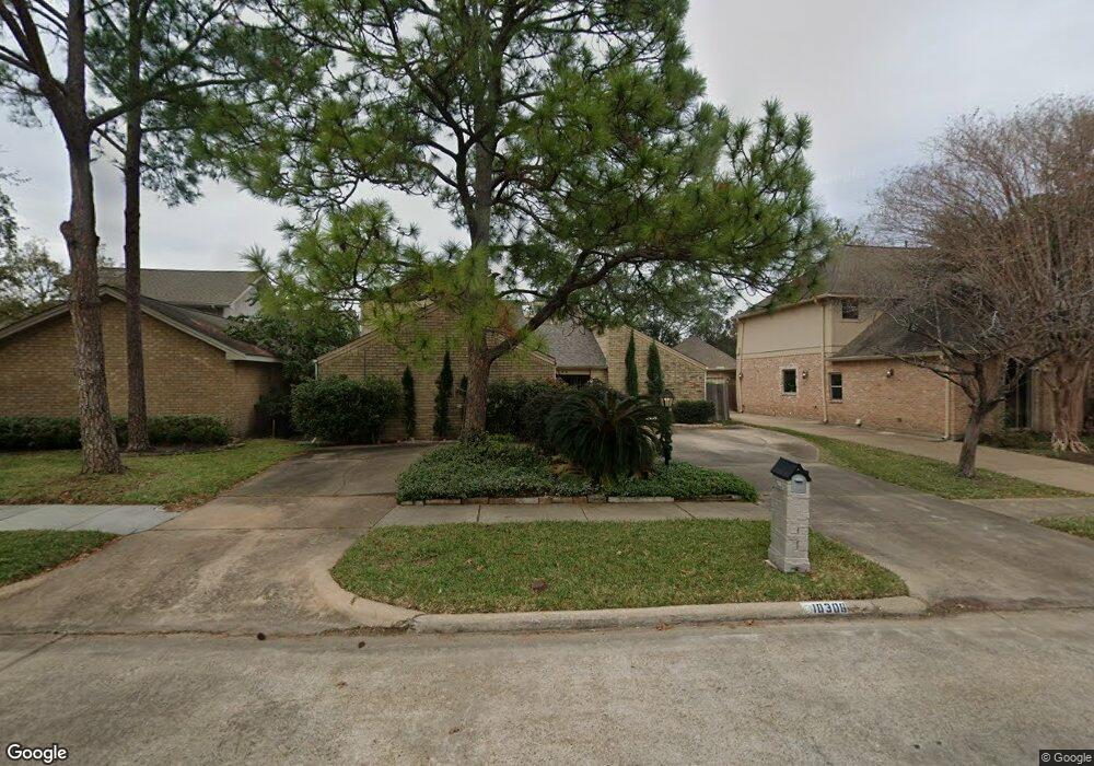 10306 Olympia Dr, Houston, TX 77042 - photo 1