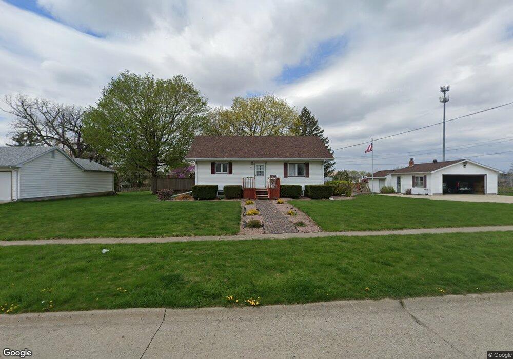 823 E 5th St N, Newton, IA 50208 - photo 1