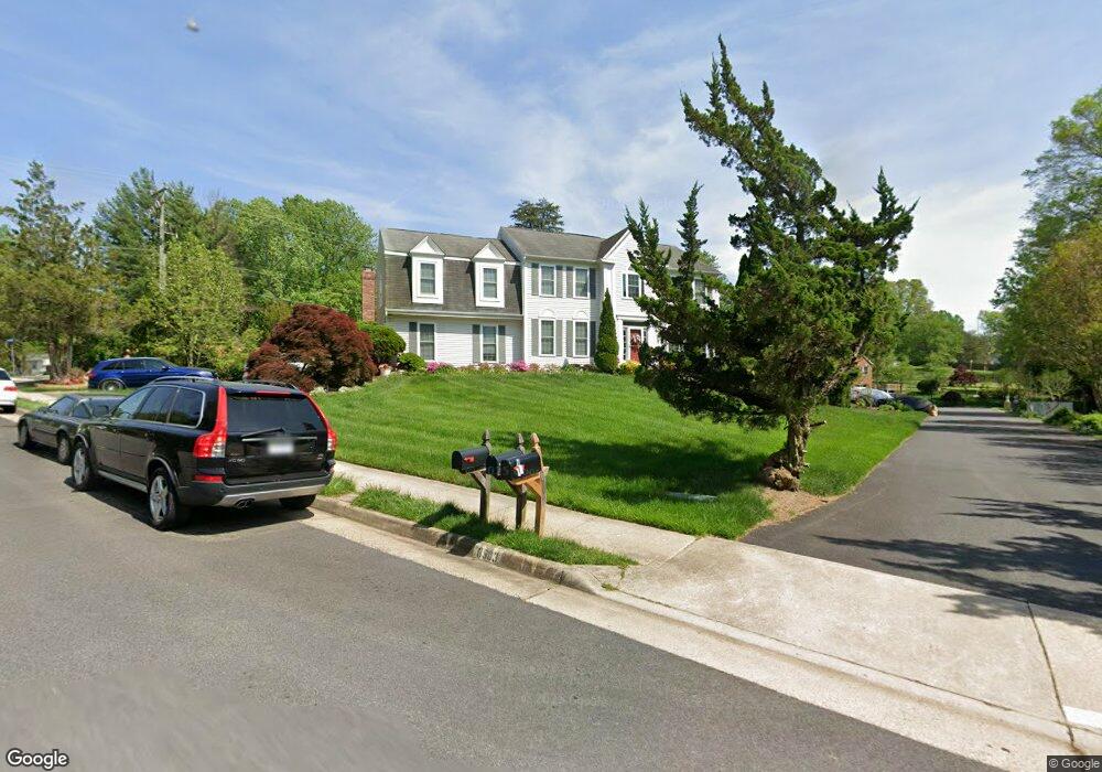 8901 Triple Ridge Rd, Fairfax Station, VA 22039 - photo 1