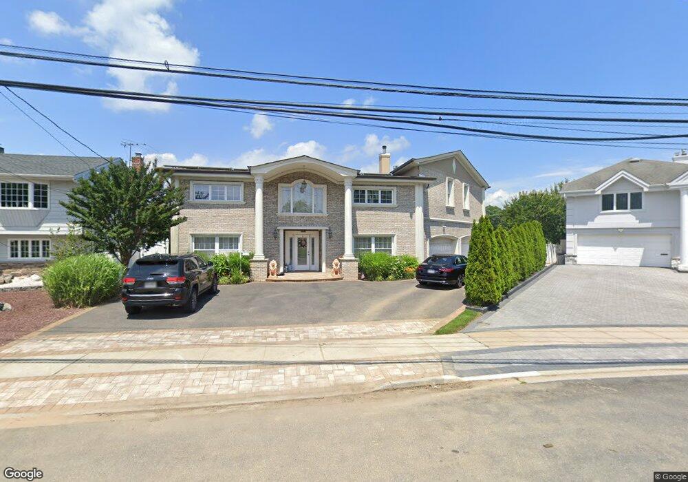 3041 Wynsum Ave, Merrick, NY 11566 - photo 1