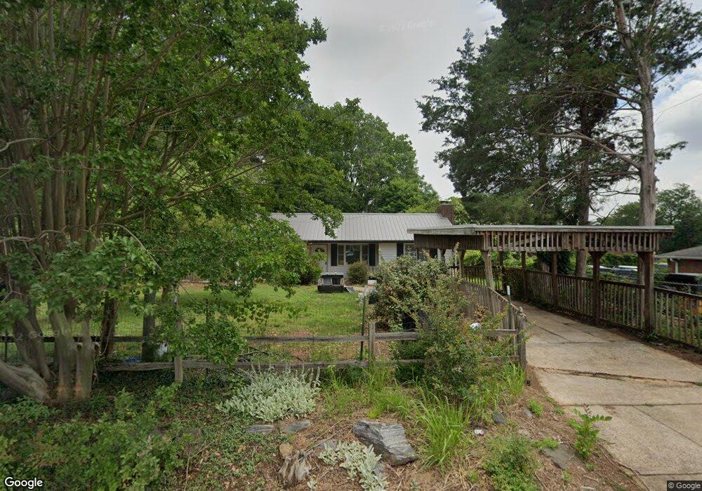 806 Carolyn St, Statesville, NC 28677 - photo 1