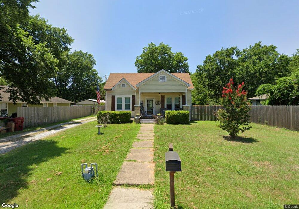 601 Beech St, Bonham, TX 75418 - photo 1