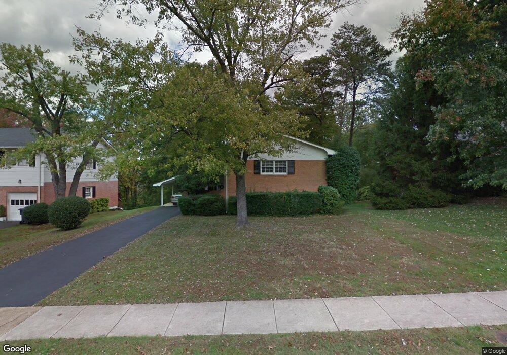 2610 Stirrup Ln, Alexandria, VA 22308 - photo 1