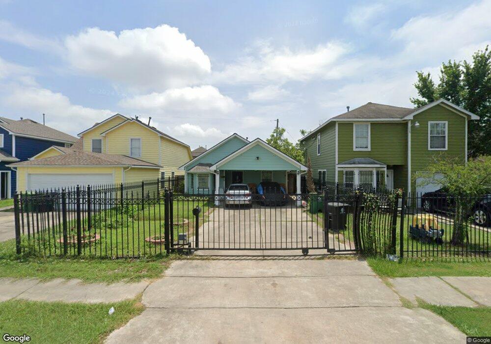 9010 Mcgallion Rd, Houston, TX 77022 - photo 1