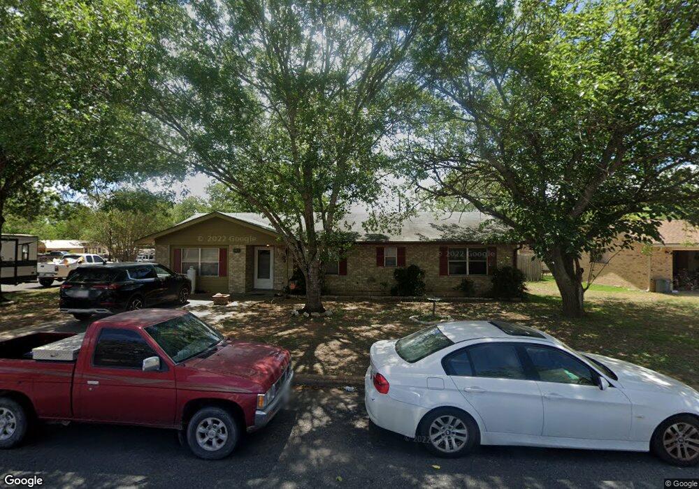 607 N Bowie St, Fredericksburg, TX 78624 - photo 1