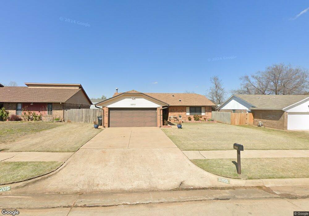 1205 N Patterson Dr, Moore, OK 73160 - photo 1