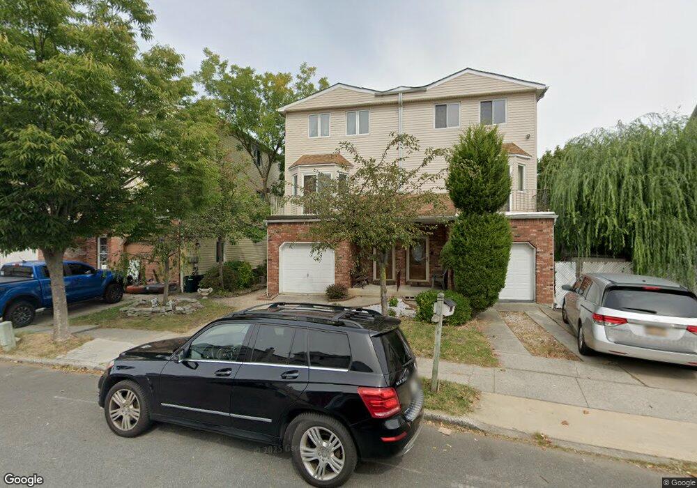 55 Dina Ct, Staten Island, NY 10306 - photo 1