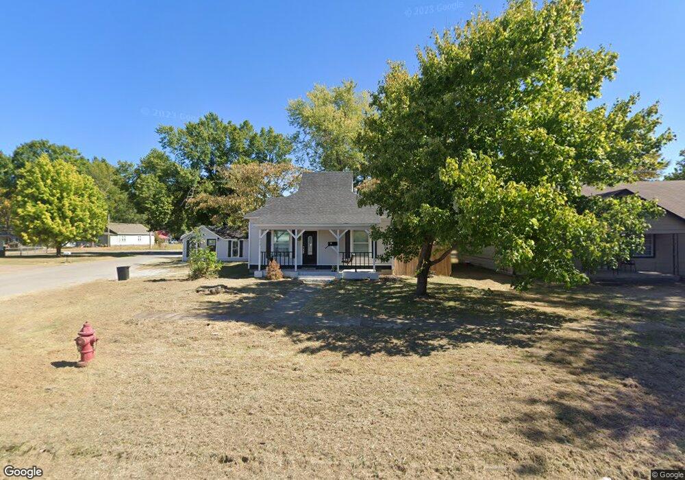 213 N Adair St, Pryor, OK 74361 - photo 1