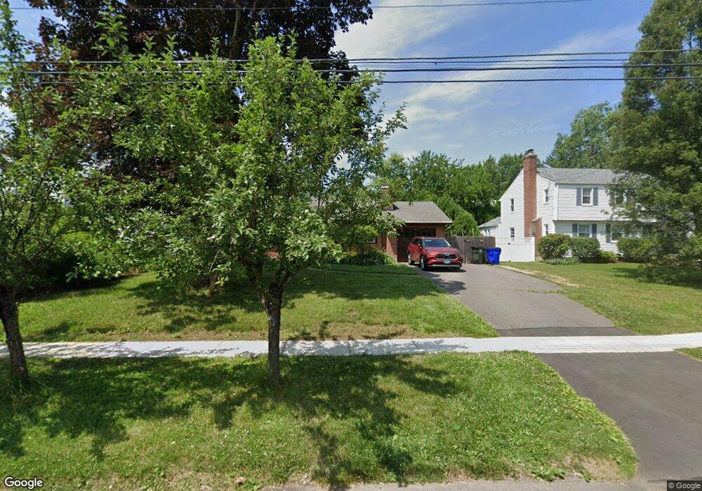 5 Seneca Rd, West Hartford, CT 06117 - photo 1