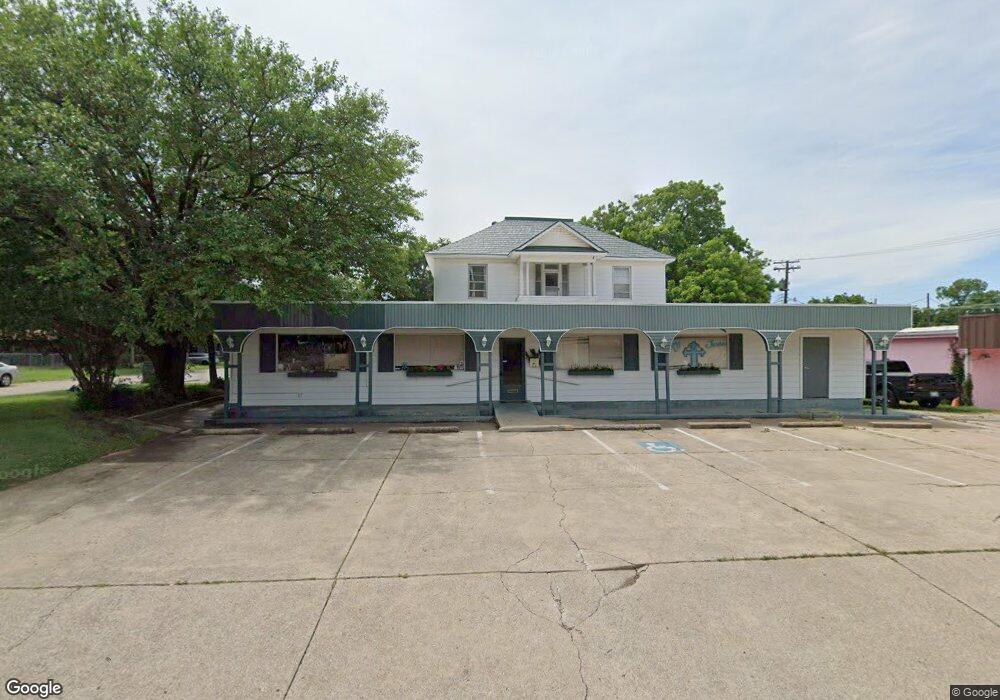 1105 E St NW, Ardmore, OK 73401 - photo 1