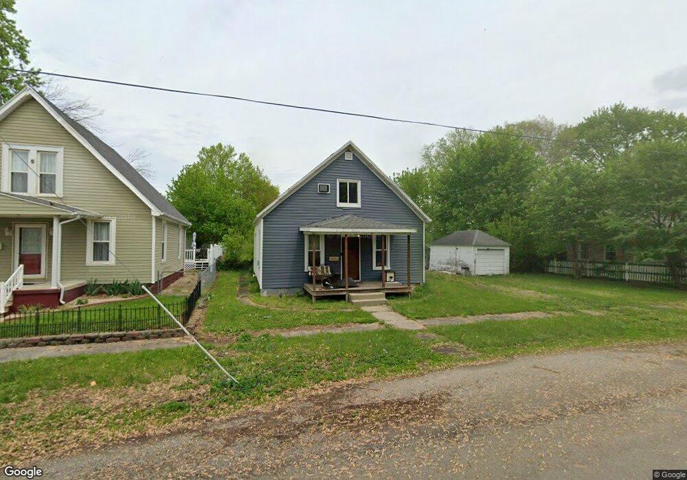 614 Omaha Ave, Lincoln, IL 62656 - photo 1