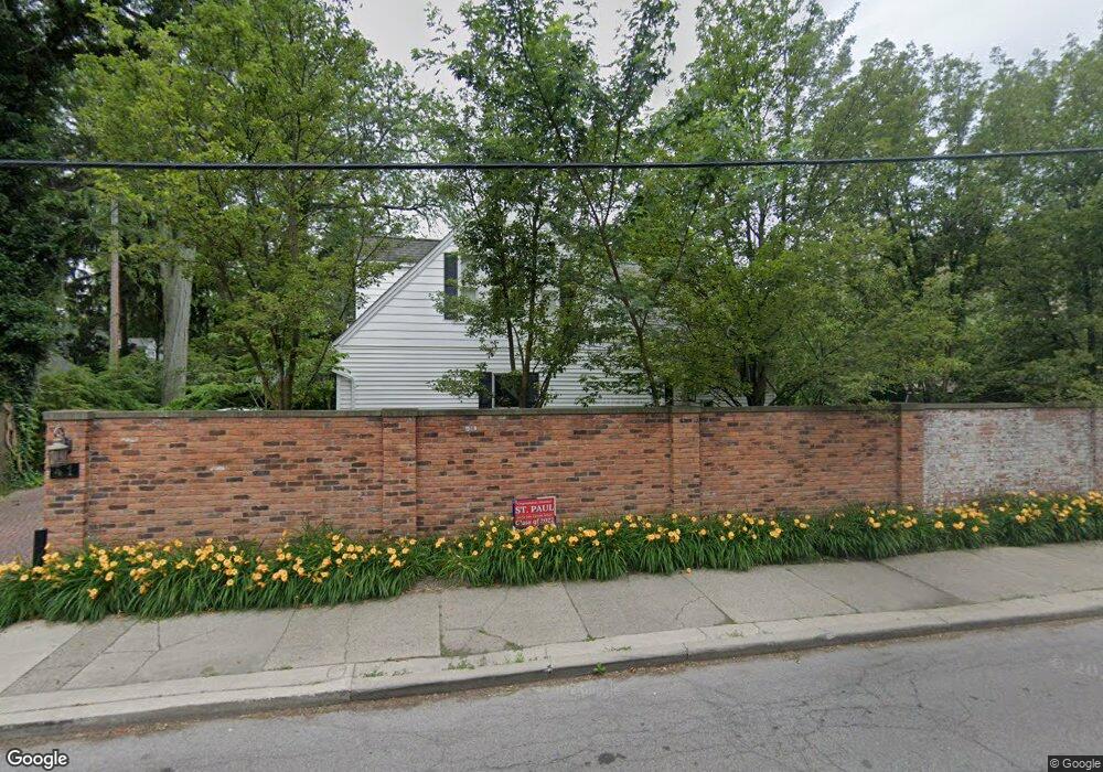 41 Fisher Rd, Grosse Pointe, MI 48230 - photo 1