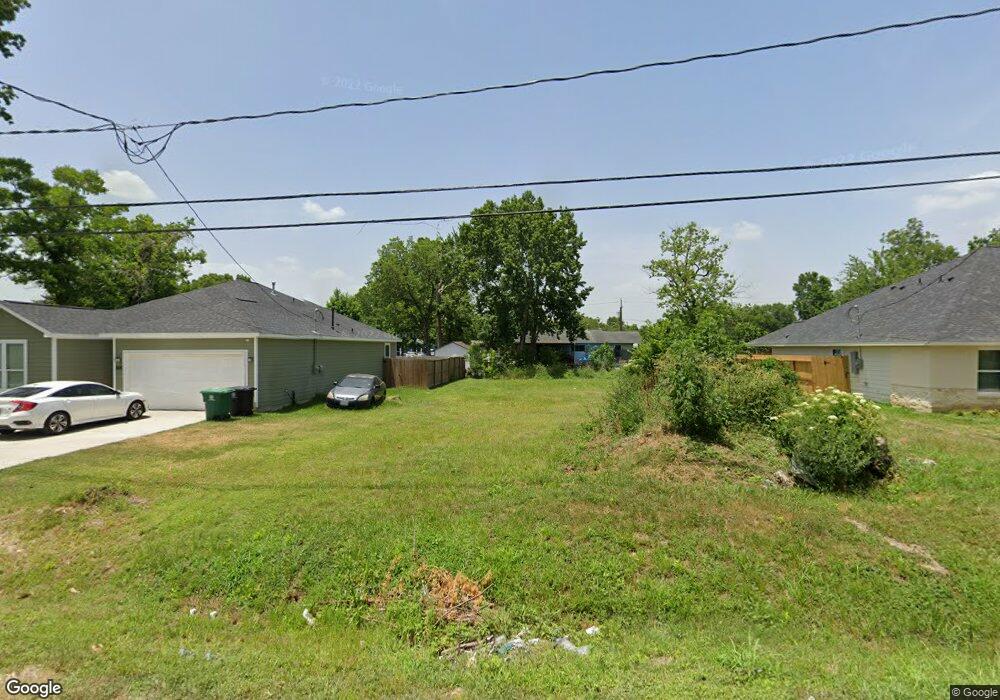 984 Ellington St, Houston, TX 77088 - photo 1